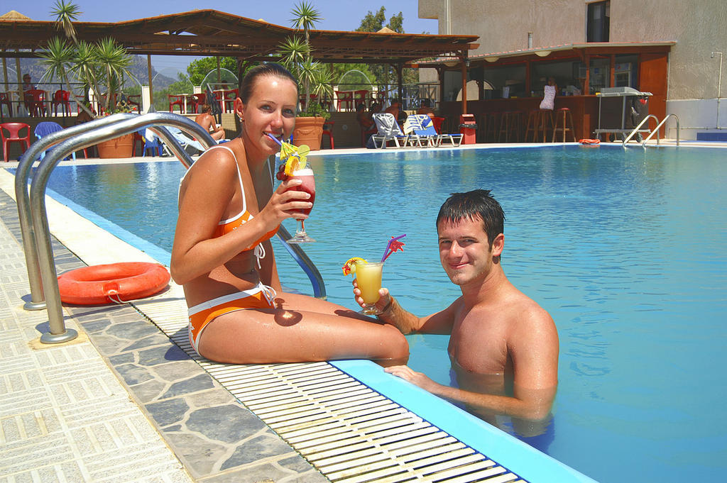 Seven Stars Hotell Kárpathos Eksteriør bilde